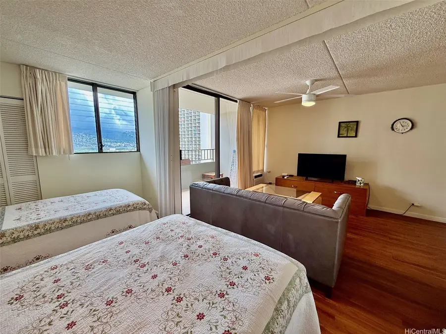 2240 Kuhio Avenue #1802, Honolulu, HI 96815 - #3