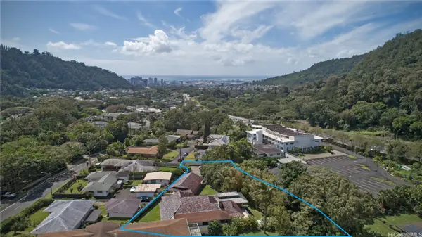 14 Hakumele Place, Honolulu, HI 96817