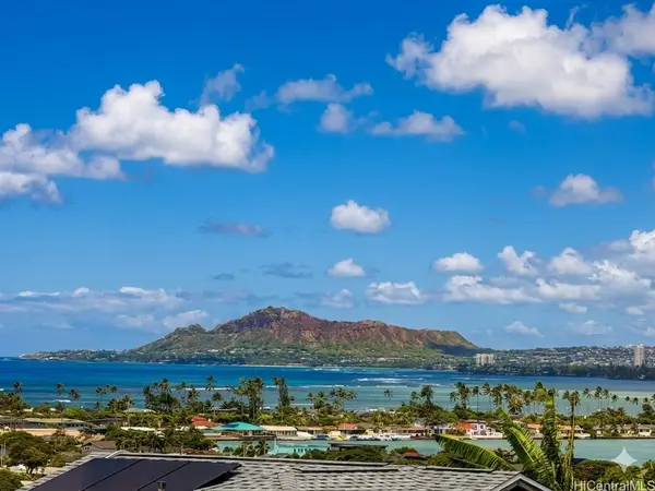 502 Kekupua Street, Honolulu, HI 96825