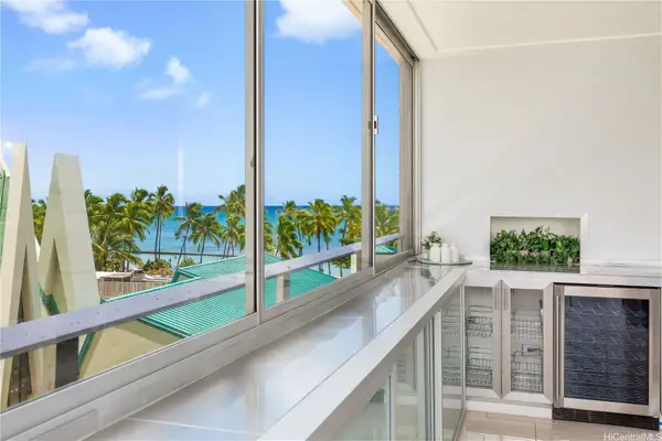 2500 Kalakaua Avenue #504, Honolulu, HI 96815