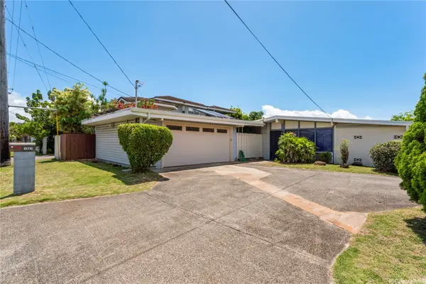 1567 Hoolaulea Street, Pearl City, HI 96782
