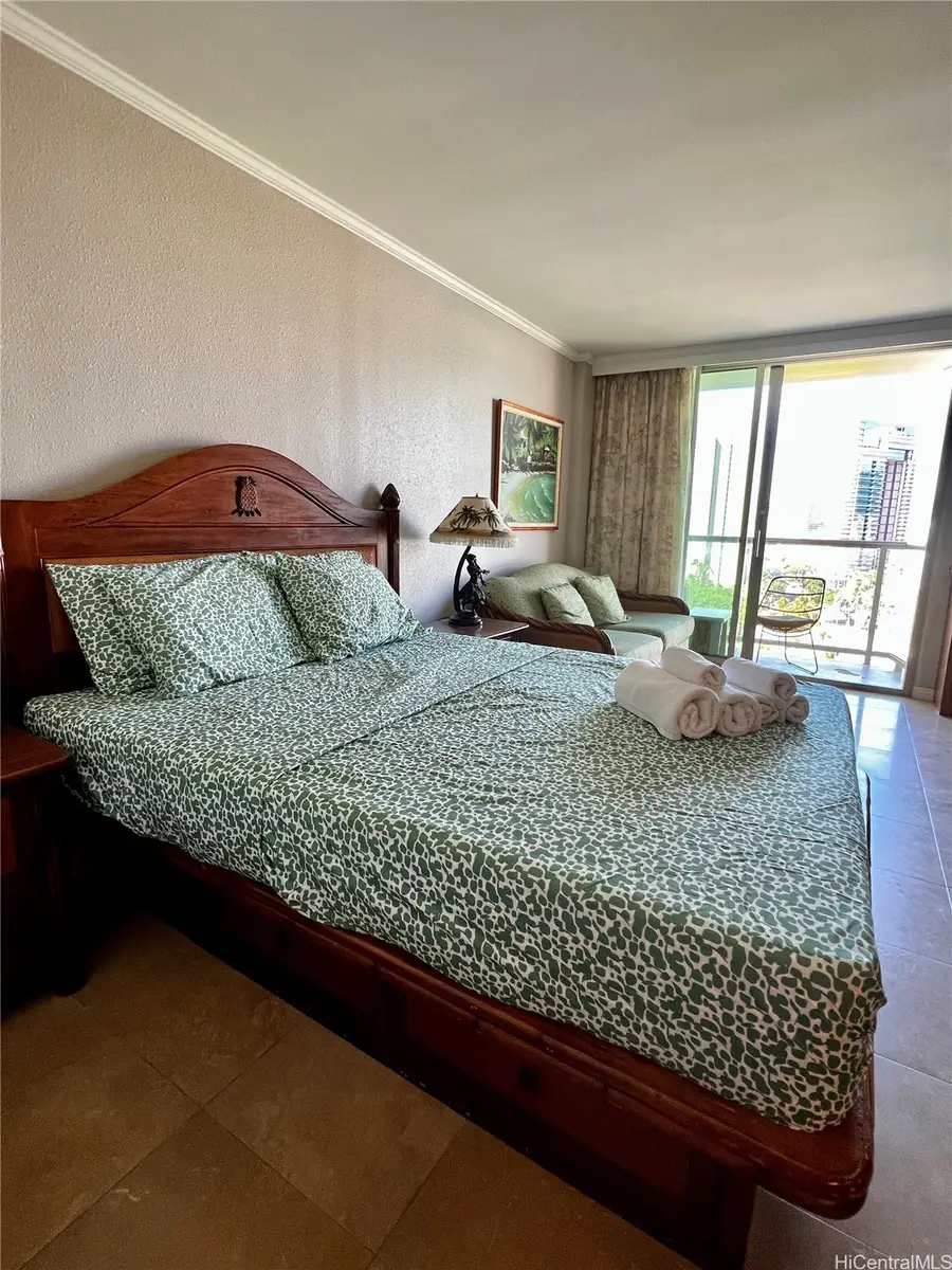 2045 Kalakaua Avenue #1101, Honolulu, HI 96815 - #3