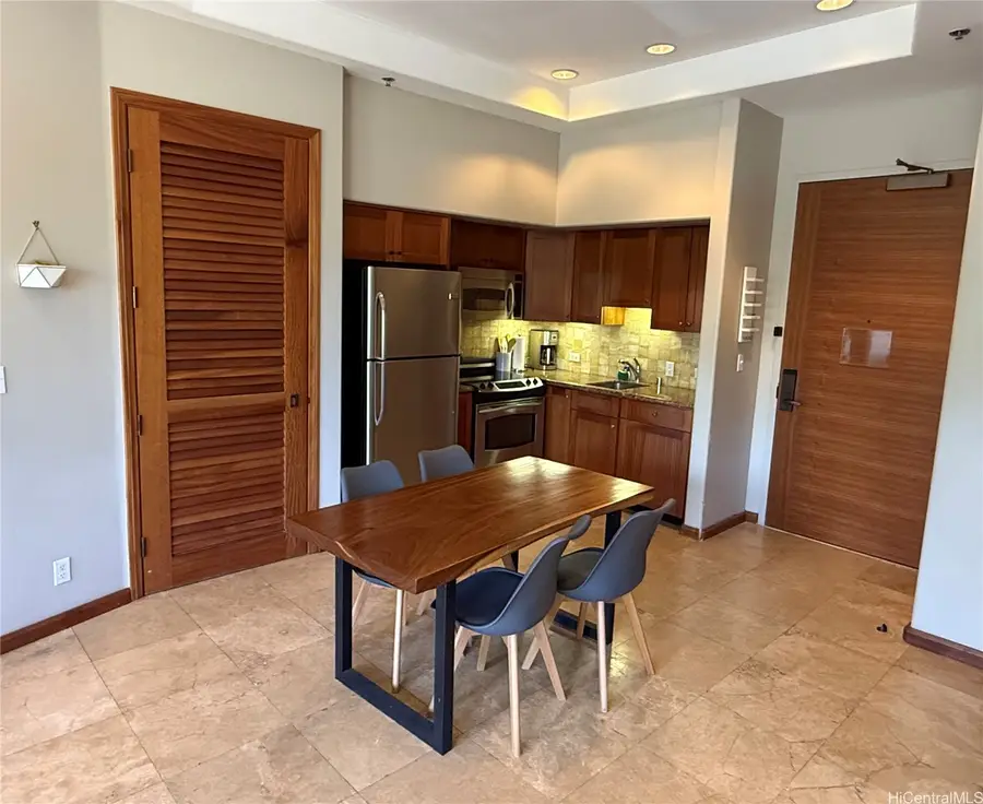 2045 Kalakaua Avenue #M300, Honolulu, HI 96815 - #3