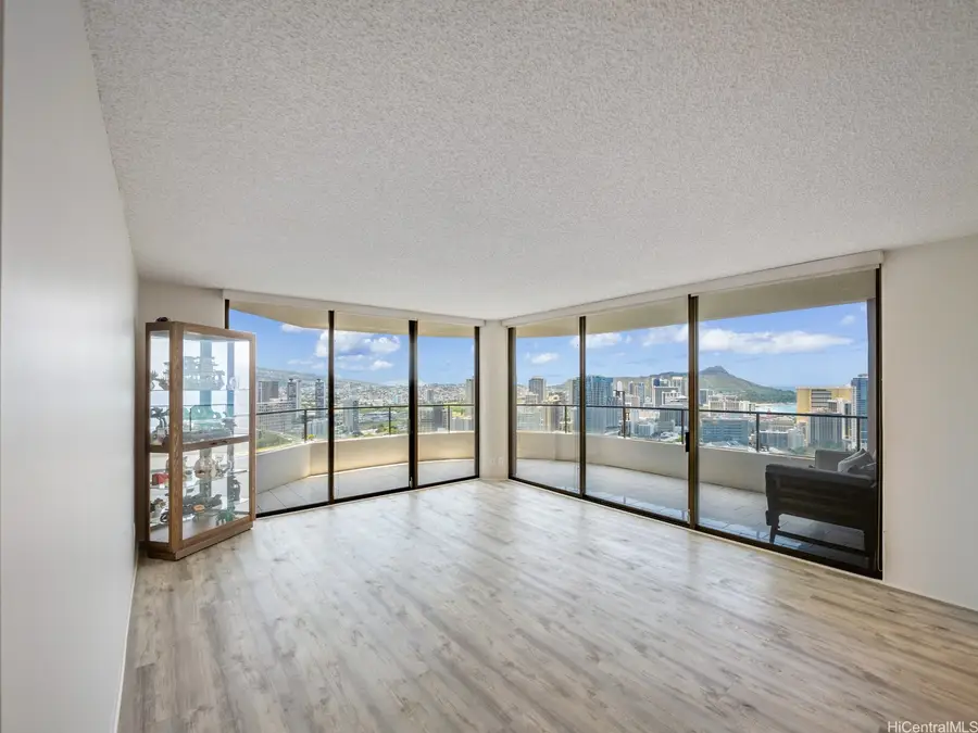 1910 Ala Moana Boulevard #40D, Honolulu, HI 96815 - #3