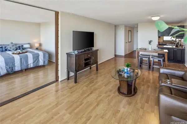 1015 Ala Napunani Street #402, Honolulu, HI 96818