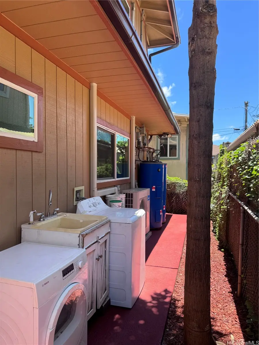 824 Lopez Lane #B, Honolulu, HI 96817 - #3