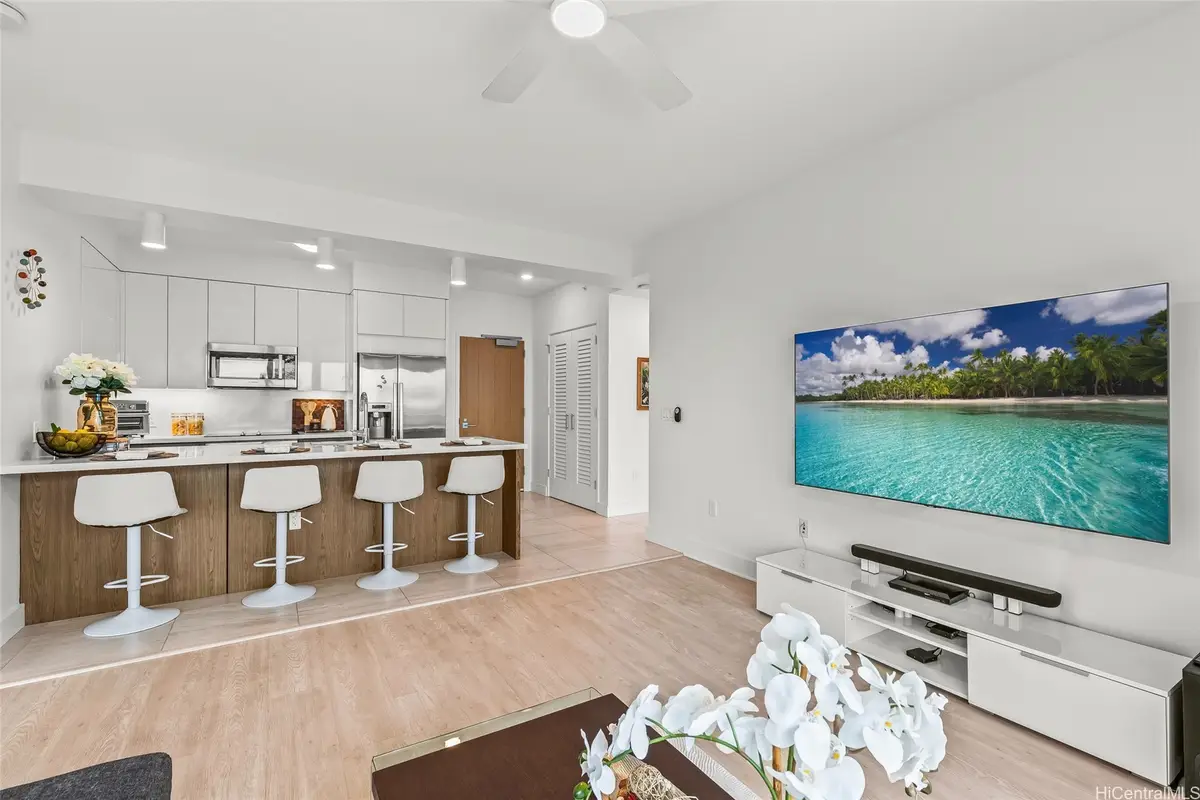 629 Keeaumoku Street #3402, Honolulu, HI 96814 - #1