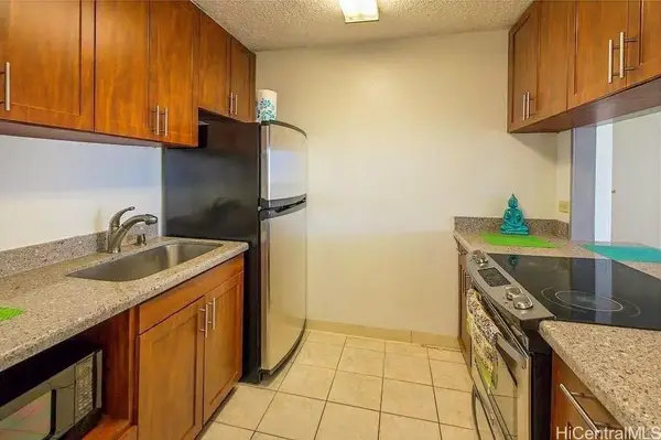 1617 Kapiolani Boulevard #1705, Honolulu, HI 96814