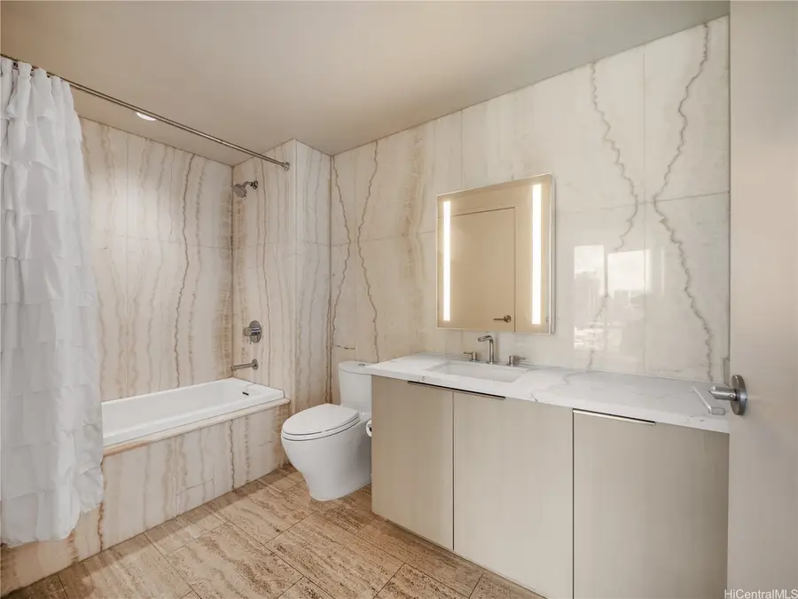1001 Queen Street #1713, Honolulu, HI 96814 - #3