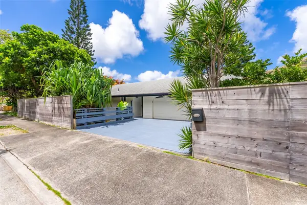 864 Nana Honua Street, Honolulu, HI 96825