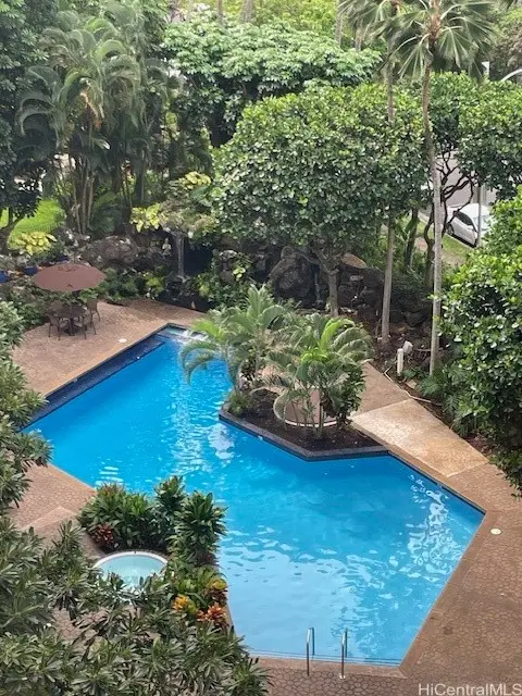 555 Hahaione Street #6D, Honolulu, HI 96825