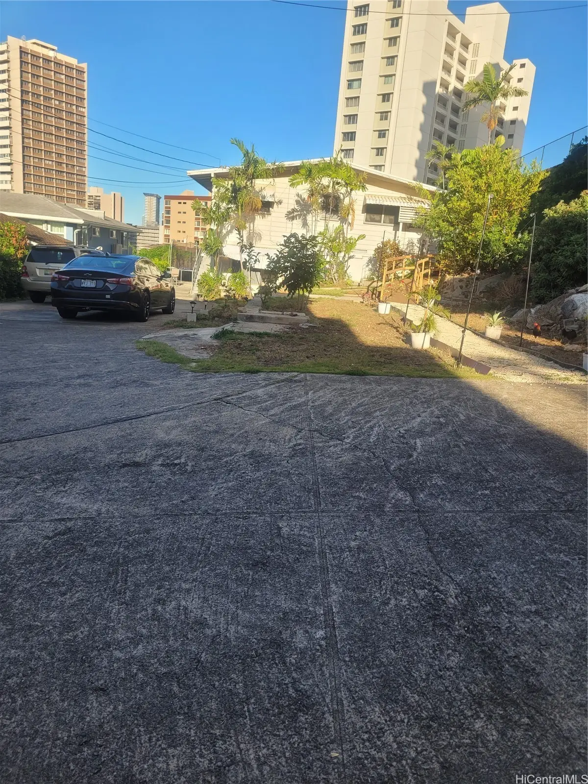 962 Spencer Street, Honolulu, HI 96822 - #1