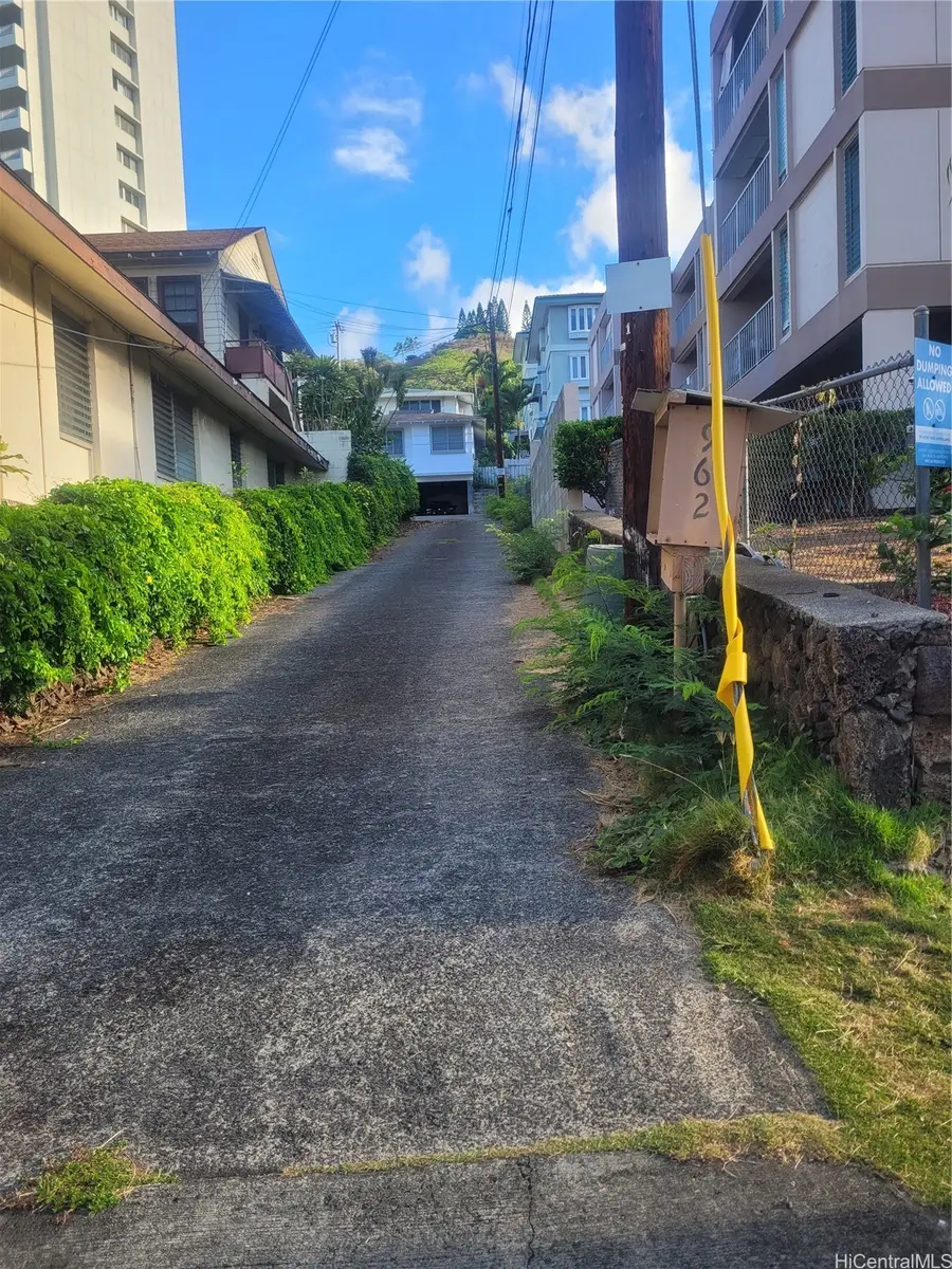962 Spencer Street, Honolulu, HI 96822 - #2