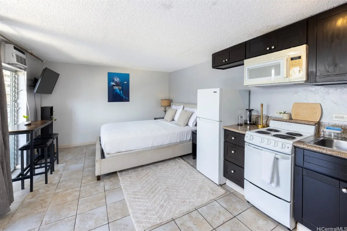 441 Lewers Street #601, Honolulu, HI 96815 - #1