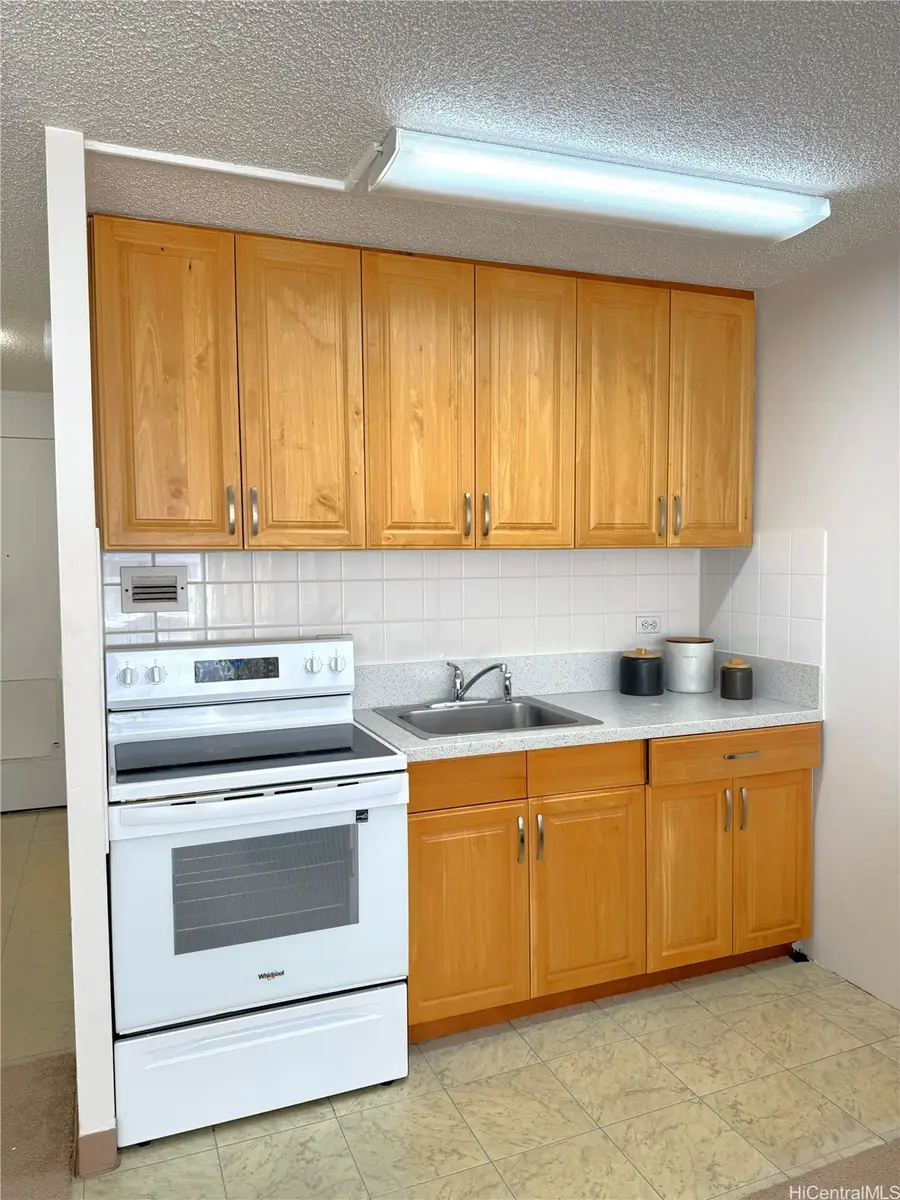 747 Amana Street #1014, Honolulu, HI 96814 - #2