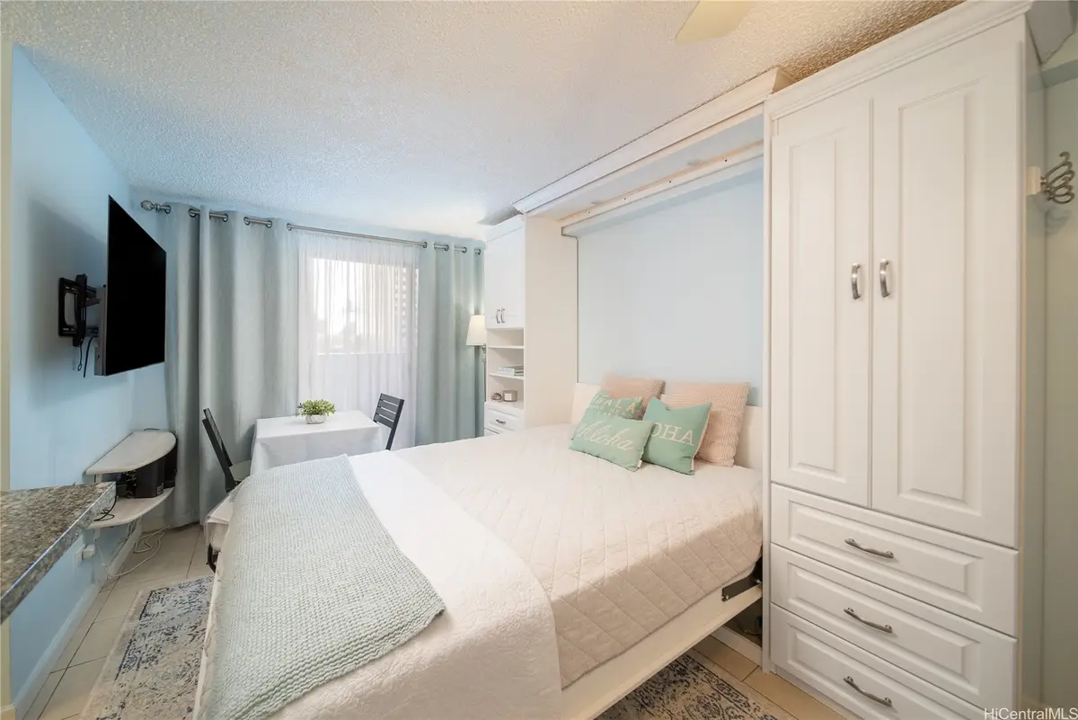 2463 Kuhio Avenue #504, Honolulu, HI 96815 - #1