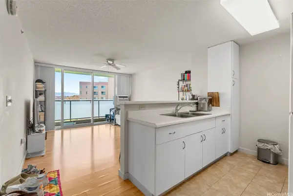 3009 Ala Makahala Place #1813, Honolulu, HI 96818