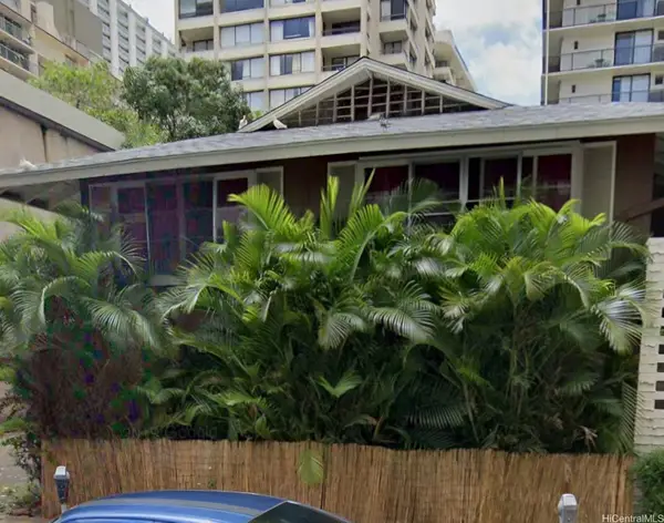 423 Kaiolu Street #105, Honolulu, HI 96815