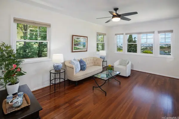 1439 Center Street, Honolulu, HI 96816