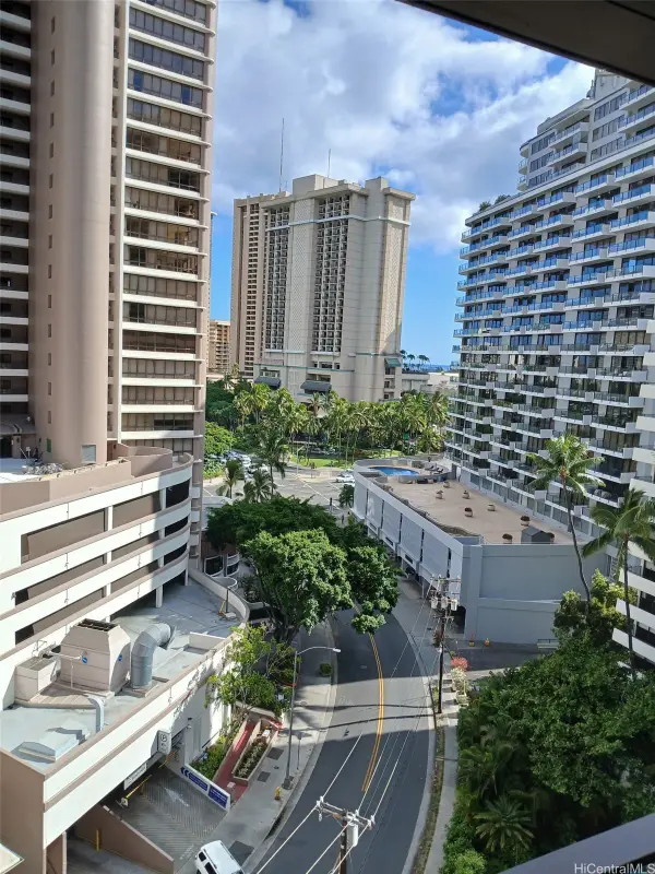 425 Ena Road #1108A, Honolulu, HI 96815
