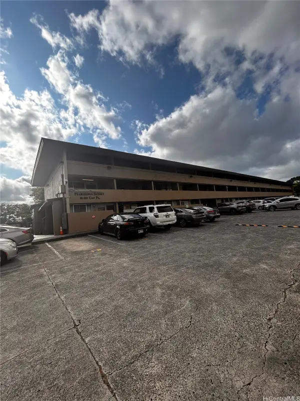 98-080 Uao Place #B5, Aiea, HI 96701
