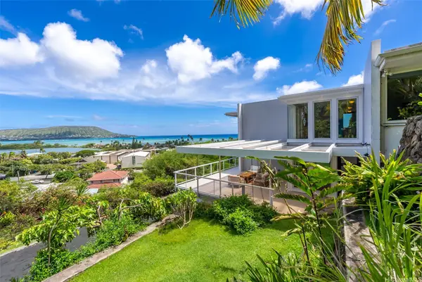 5864-F Kalanianaole Highway, Honolulu, HI 96821