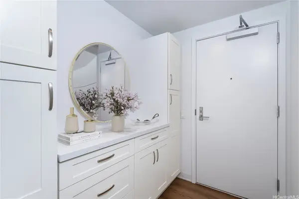 987 Queen Street #2104, Honolulu, HI 96814
