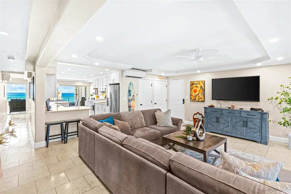 155 Paoakalani Avenue #PH2, Honolulu, HI 96815 - #1