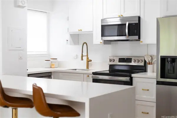 2118 Kuhio Avenue #401, Honolulu, HI 96815