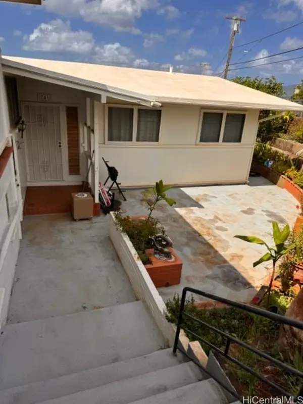 741 Hoomoe Streets, Pearl City, HI 96782