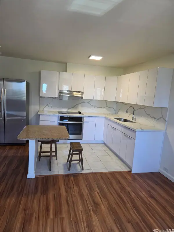 509 University Avenue #703, Honolulu, HI 96826