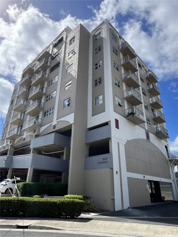 802 Punahou Street #706, Honolulu, HI 96826