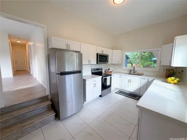 94-111 Pahu Street #D, Waipahu, HI 96797