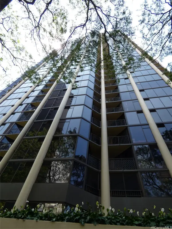 60 N Beretania Street #3406, Honolulu, HI 96817