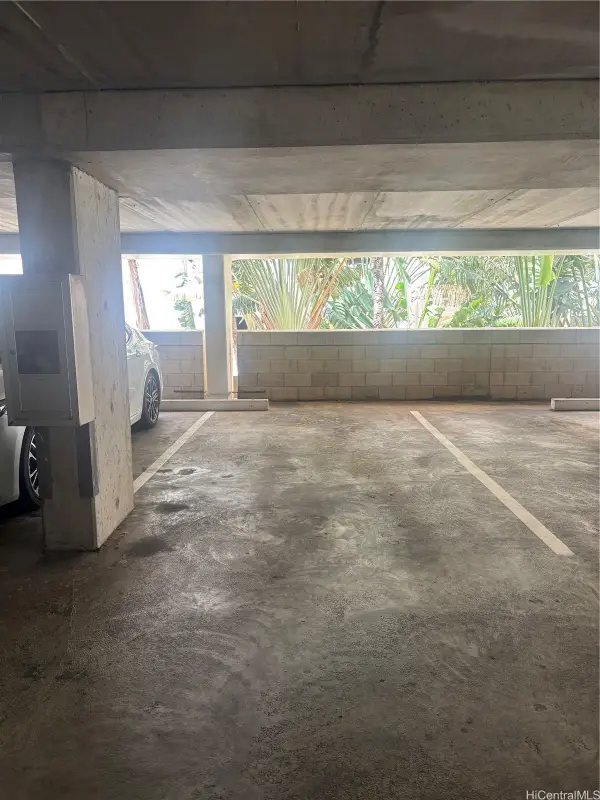 501 Hahaione Street #1-307, Honolulu, HI 96825