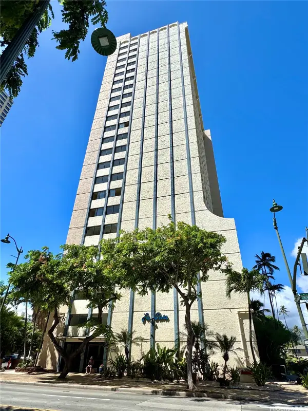 2092 Kuhio Avenue #1105, Honolulu, HI 96815