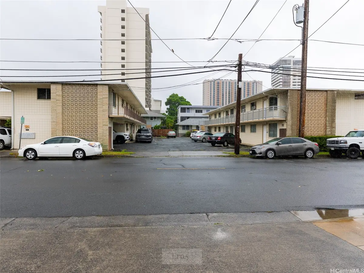 909 Wiliwili Street, Honolulu, HI 96826 - #1