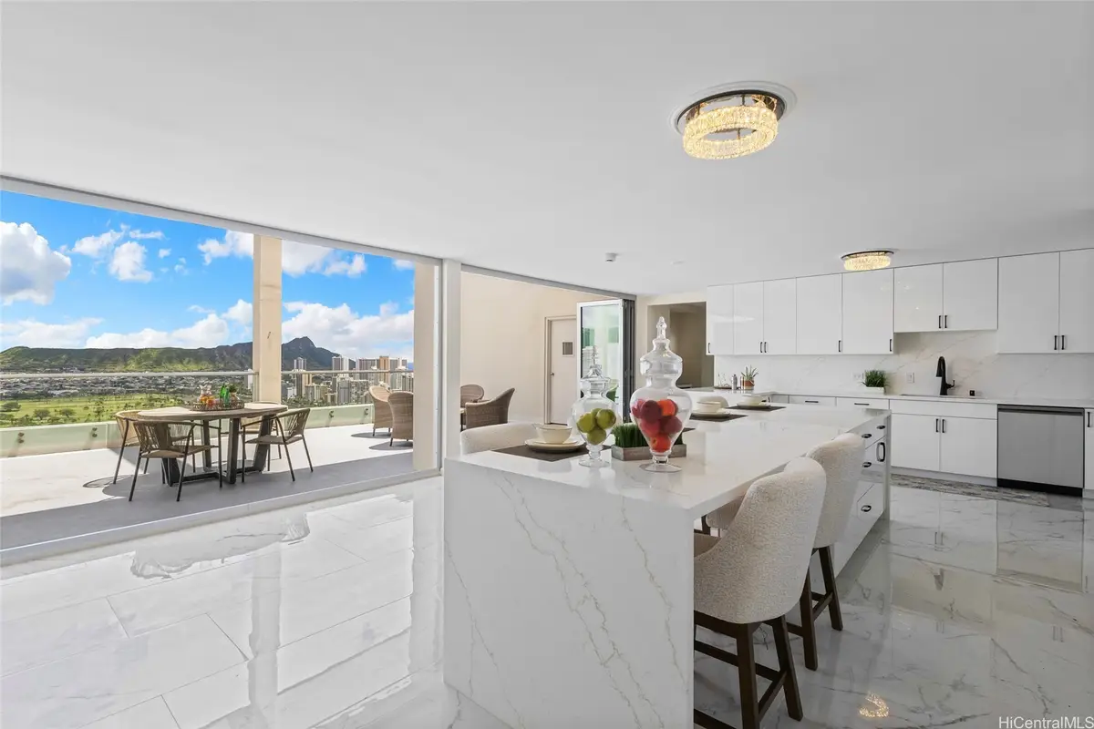 555 University Avenue #1, Honolulu, HI 96826 - #1