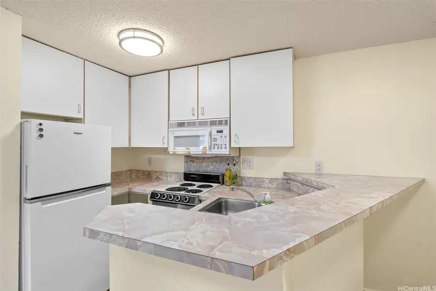 2860 Waialae Avenue #211, Honolulu, HI 96826 - #3