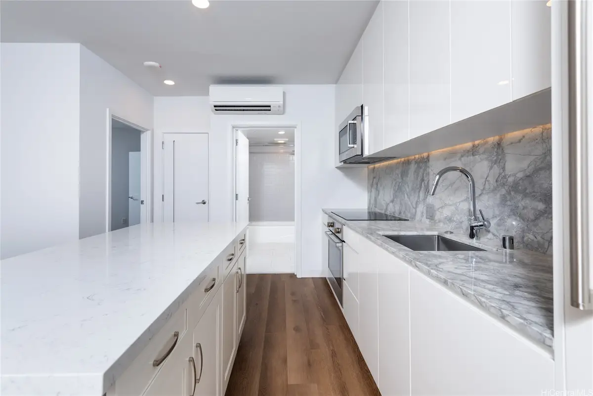 987 Queen Street #2104, Honolulu, HI 96814 - #1