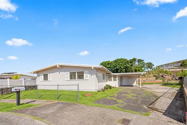 2220 Apoepoe Street, Pearl City, HI 96782