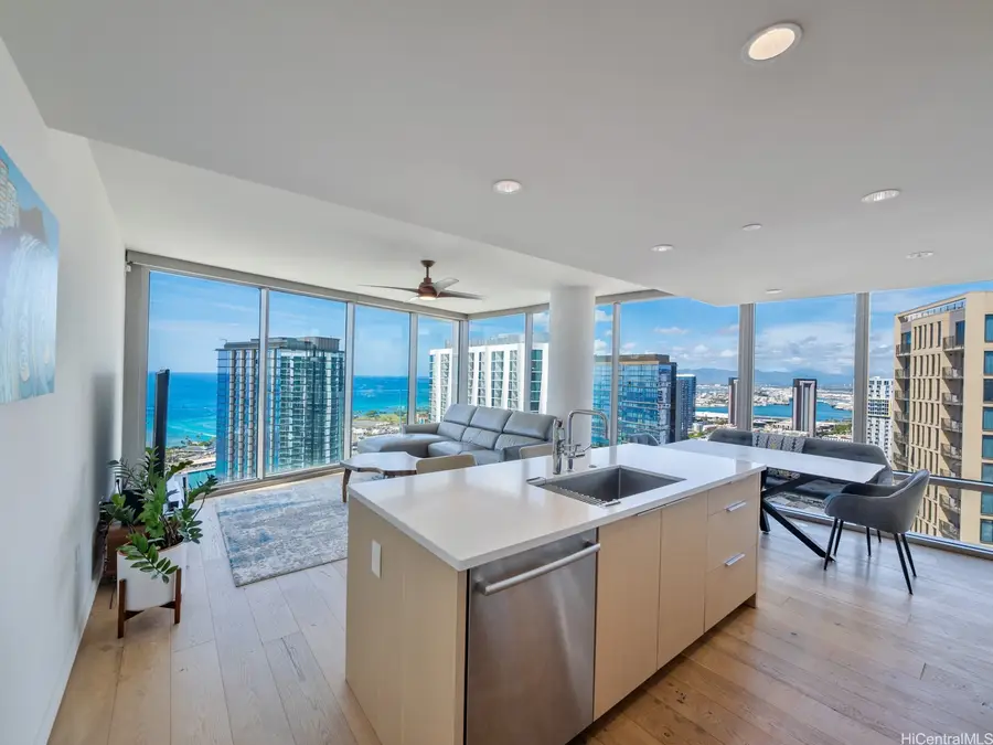 1001 Queen Street #3801, Honolulu, HI 96814 - #2