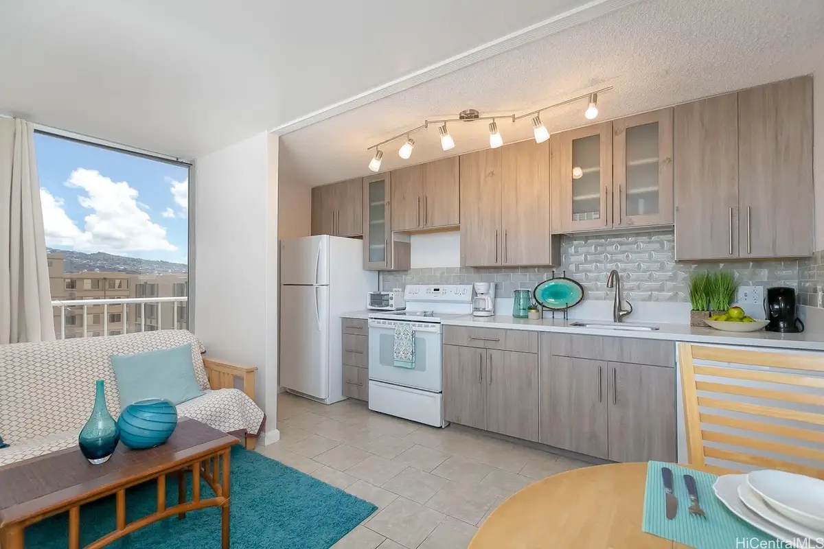 2421 Tusitala Street #902, Honolulu, HI 96815 - #1