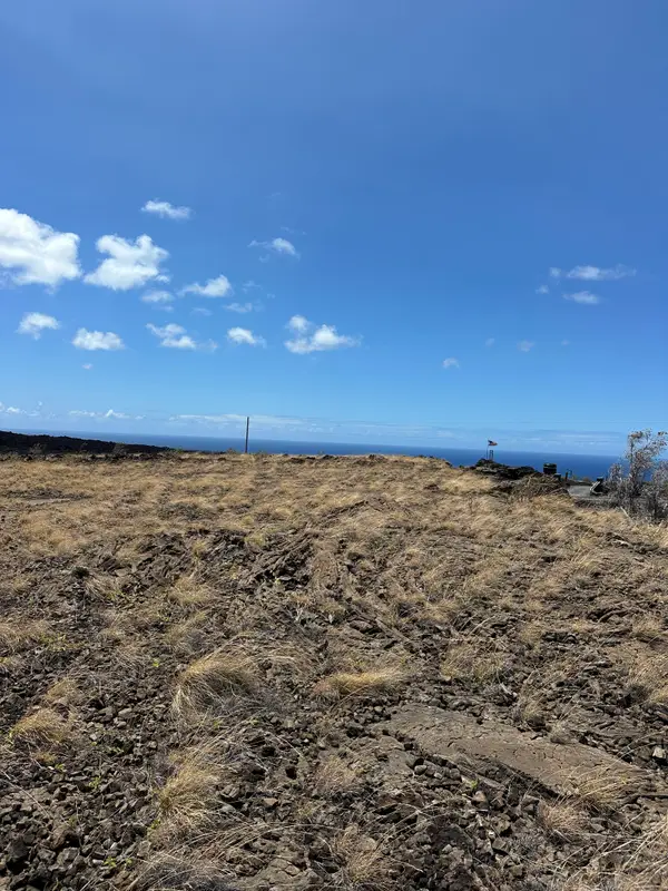 Menehune Dr, Ocean View, HI 96737