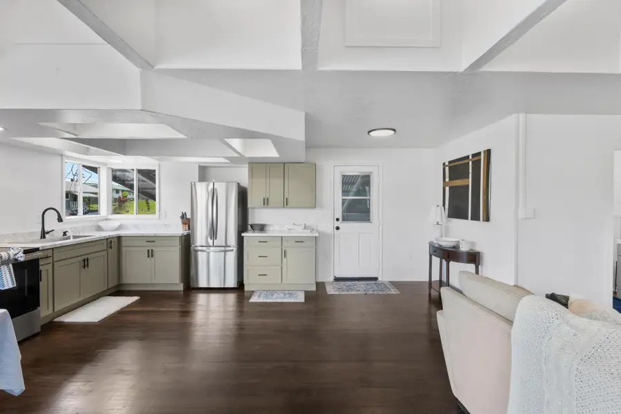 446 Ainaola Dr, Hilo, HI 96720 - Image #3