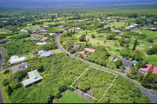 Kaulua St, Naalehu, HI 96772
