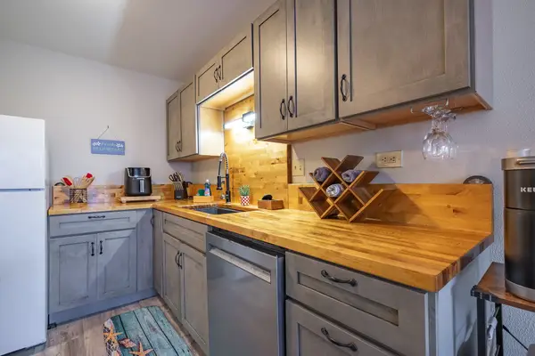 33 Hualalai St #304, Hilo, HI 96720