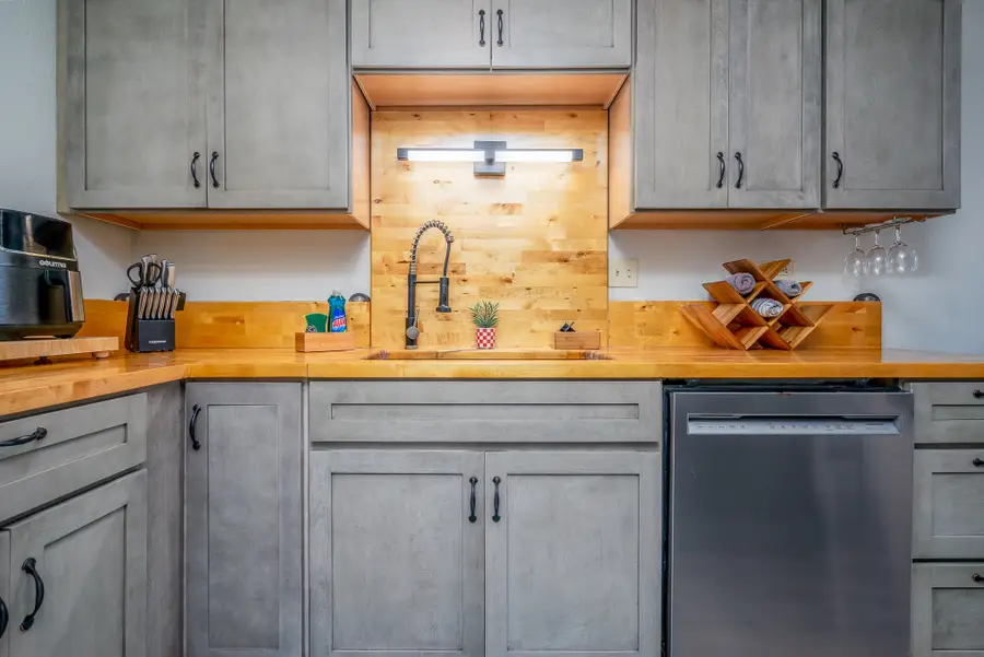 33 Hualalai St #304, Hilo, HI 96720 - Image #2