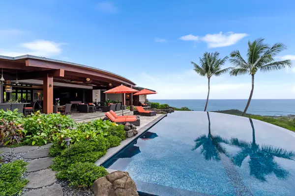 81-555 Kaiue St, Kealakekua, HI 96750