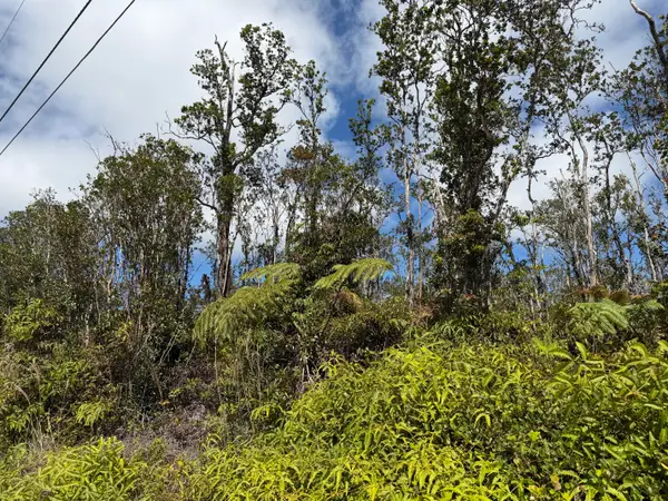 Makoa Rd, Volcano, HI 96785